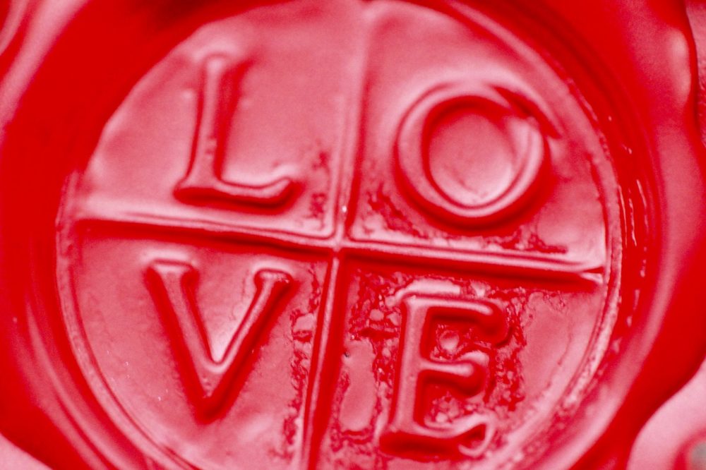 Estrategias para que las marcas enamoren y sean una Love brand 2heart